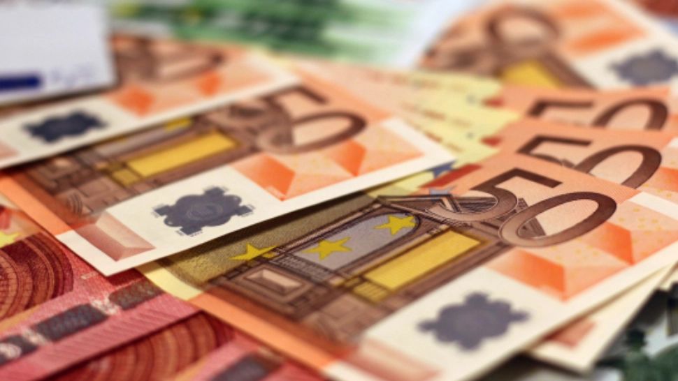 Cele două Românii decise de aleși în 2023: TAXE pentru românii de rând, pensii uriașe pentru SPECIALI - TOP pensionari de lux
