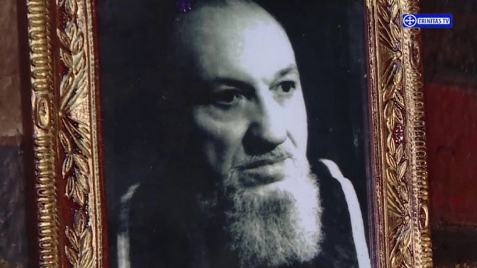 Când l-au deshumat, mirosea DIVIN. Minune la mormântul părintelui-martir al închisorilor comunist, de la Biserica Sapienței