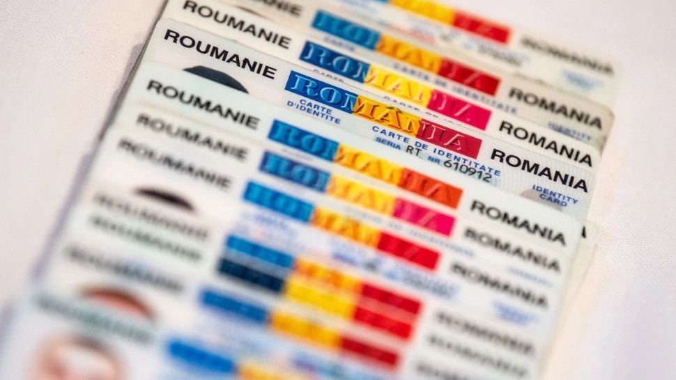 Schimbări importante în buletinele românilor. Foto: Profimedia