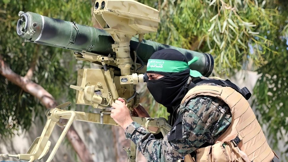 Un videoclip prezintă teroriști Hamas care primesc ordine în limba rusă. Foto: Profimedia
