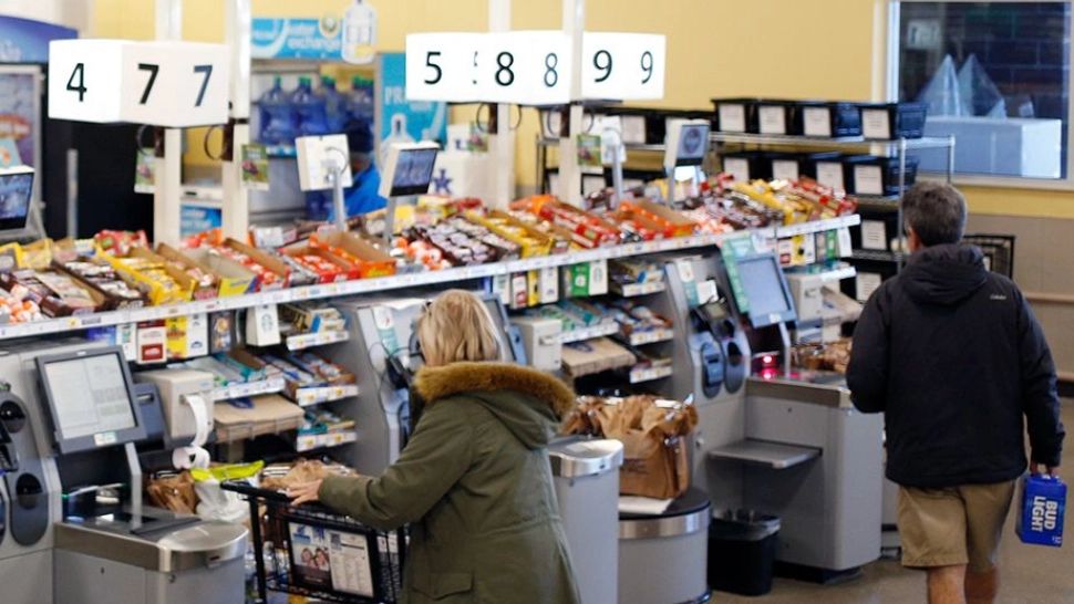 Casele automate de plată, un fiasco în mai multe țări - Marile magazine din Anglia și America angajează din nou casieri 