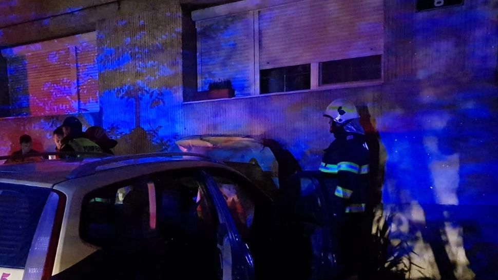Accident dramatic în Satu Mare: Un tânăr de 28 de ani a murit după ce a furat un taxi și a intrat cu el în scara unui bloc