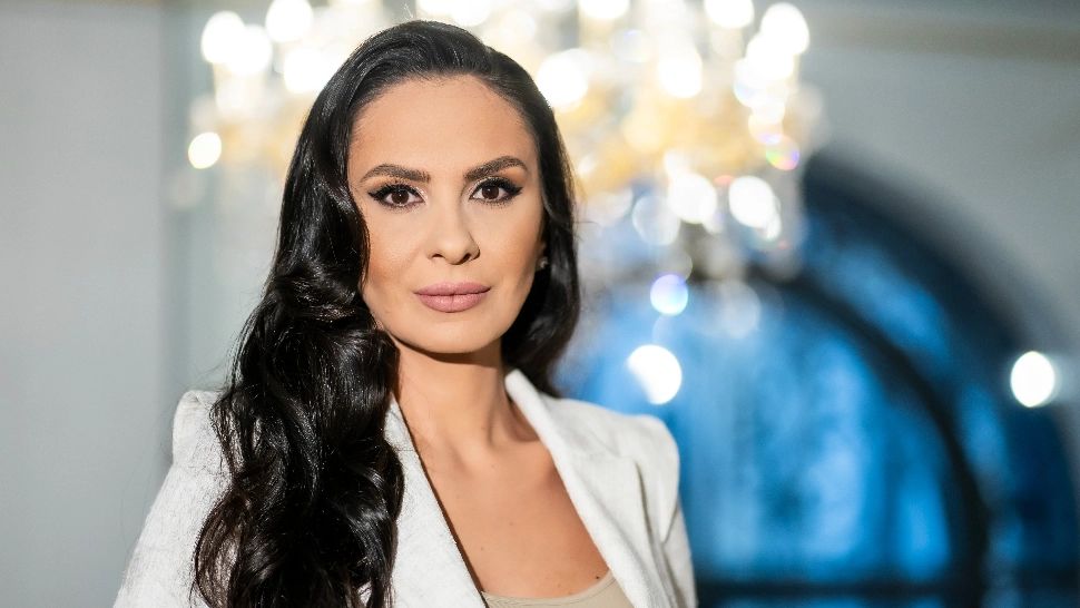 Alexandra Pacuraru, realizatoarea emisiunii 