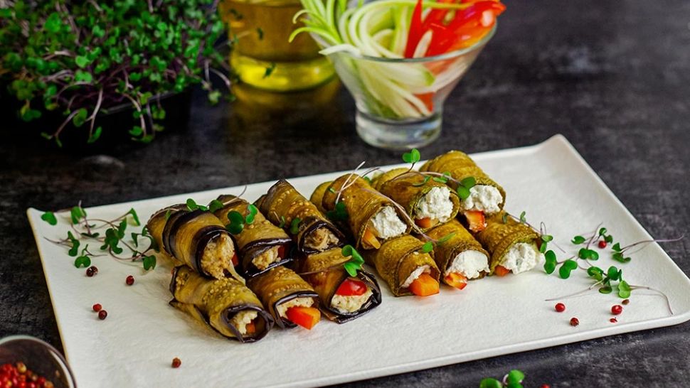 „Limba soacrei”, aperitivul cel mai aromat - 2 rețete foarte ușoare din dovlecei și vinete