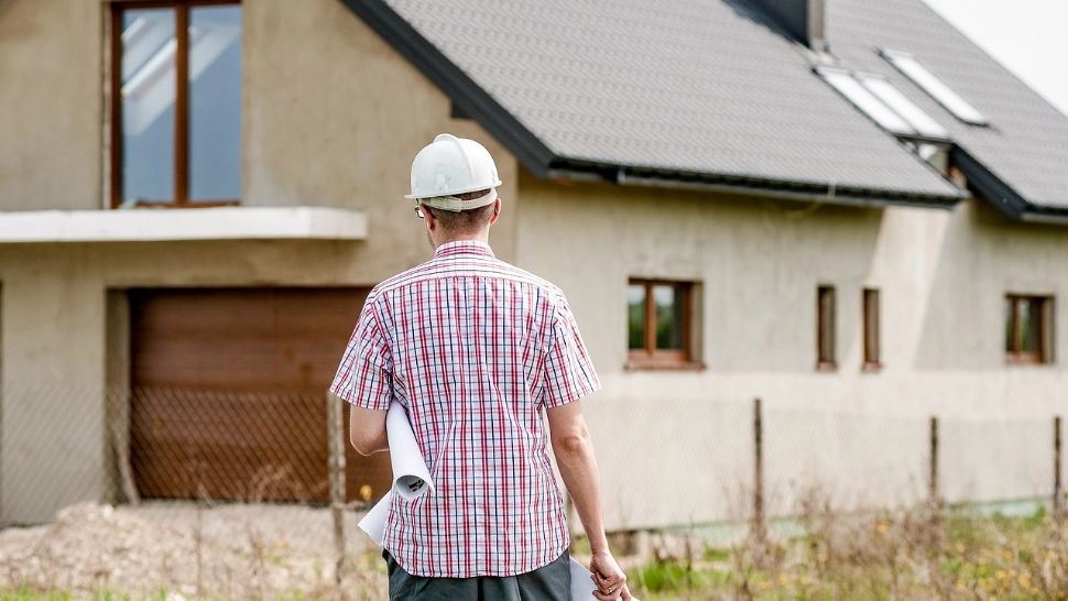 Un fals arhitect a reușit să păcălească autoritățile și investitorii