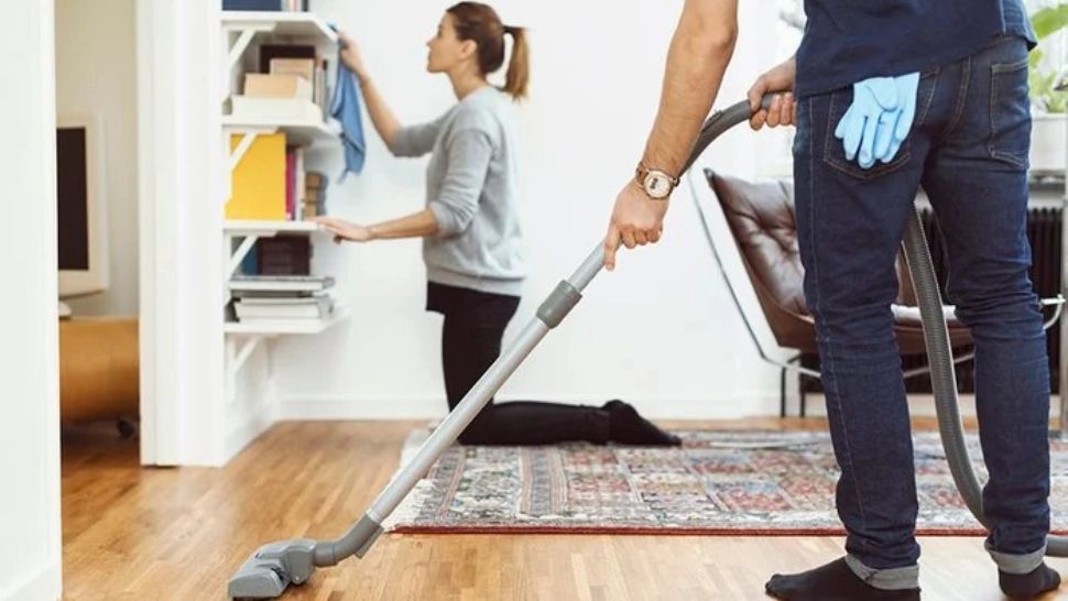 Ce nu e bine să aspiri niciodată când faci curat în casă - Greșelile pe care să le eviți când folosești aspiratorul