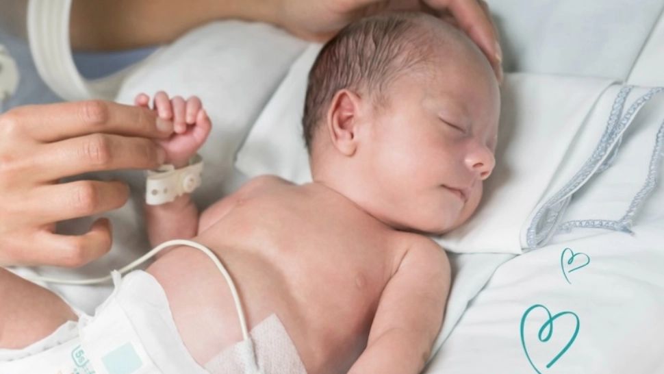 Pampers continuă să fie alături de bebelușii născuți prematur prin donația de scutece special concepute pentru aceștia