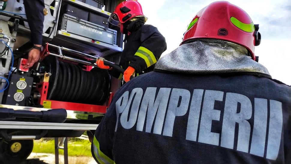 Incendiu la parterul unui bloc din Slatina