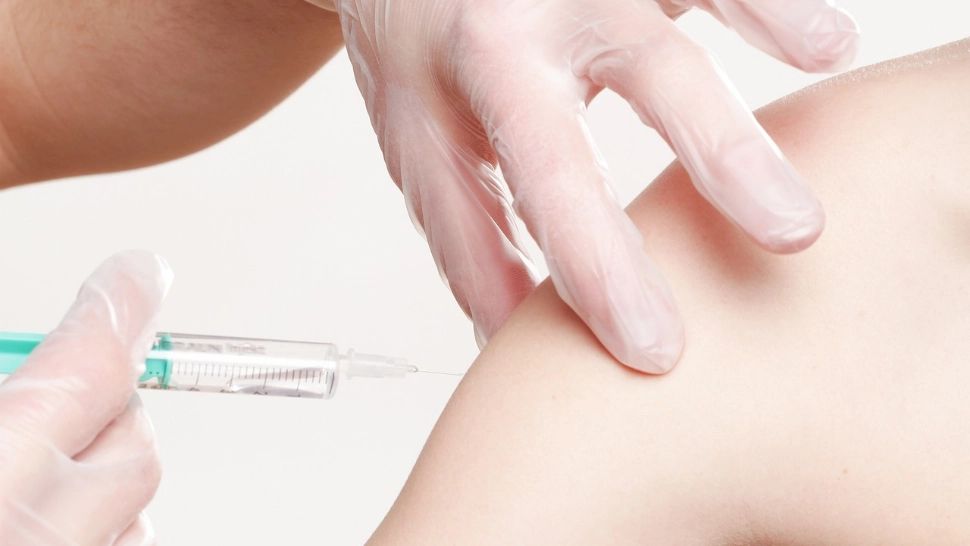 Cine poate beneficia de vaccinuri compensate 50%, respectiv 100%