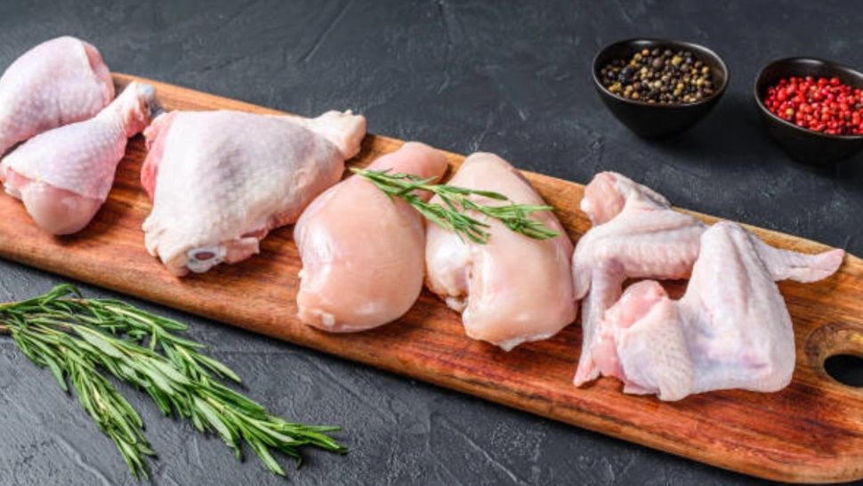 Alertă alimentară în magazinele din România: carne de pui, retrasă de la raft - contaminare cu Salmonella