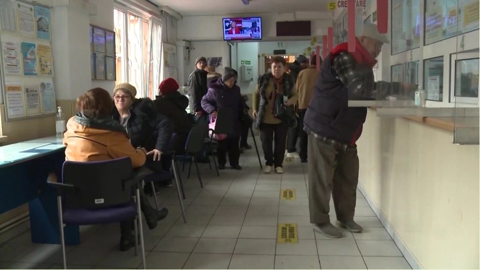 Pe final de an, oamenii se înghesuie să plătească impozitele. Foto: Captură YouTube