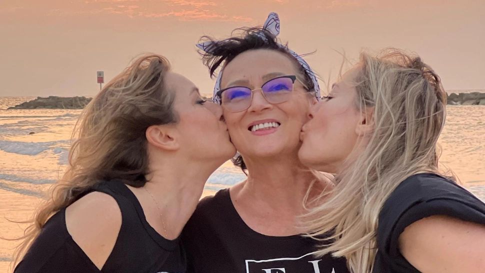 Laura Cosoi si mama ei