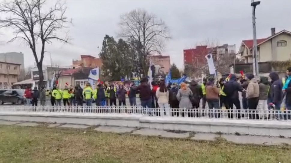 Polițiștii protestează în fața IPJ Constanța. Foto: Facebook