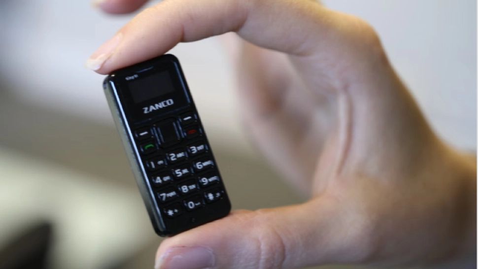 Cel mai mic telefon din lume, descoperit într-un penitenciar din România. Cum l-a strecurat în clădire mama unui deținut