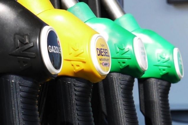 Criza petrolului: Ungaria interzice exportul de țiței și carburanți