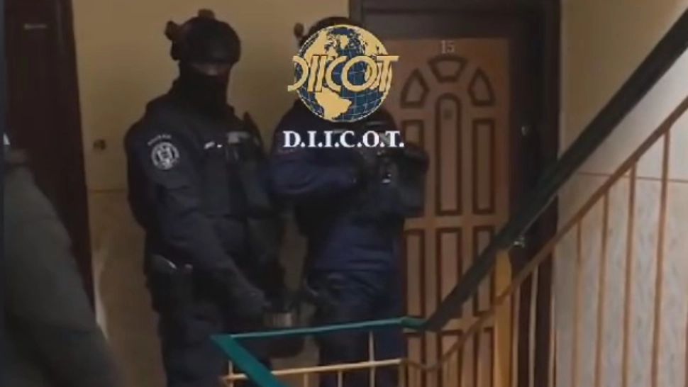 DIICOT Arad a reținut 21 de suspecți într-un dosar de migranți. Foto/Poliția