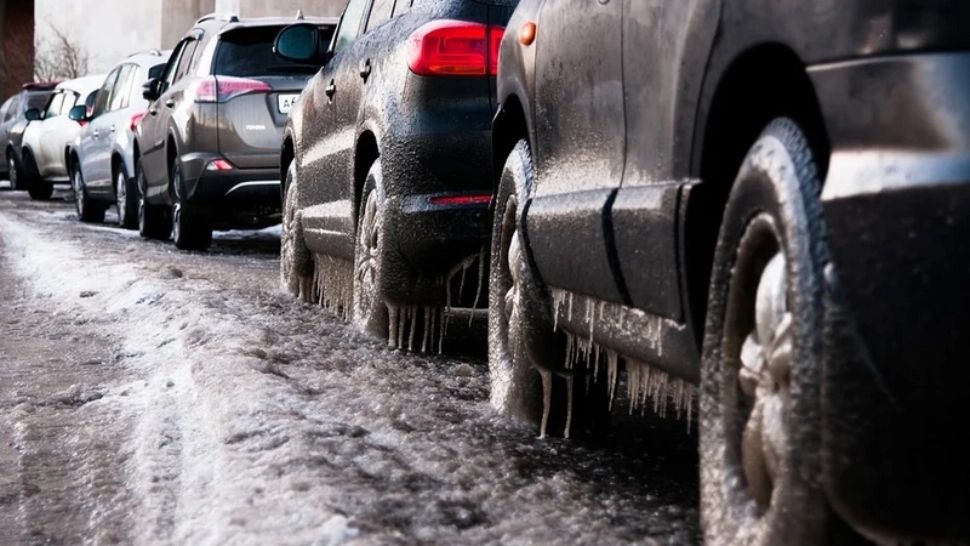 Cod galben de fenomene severe imediate: zonele afectate de ceață, chiciură și polei. INFOTRAFIC: cum se circulă în țară