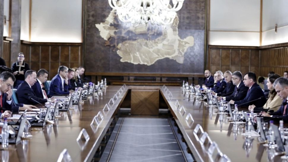 Guvernul, obligat la reforme, altfel România pierde bani. Foto/Guvern