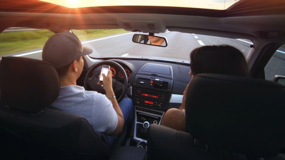 Audieri în cazul medicului pistolar care a amenințat un șofer de ridesharing în trafic. Variantele ambelor părți implicate