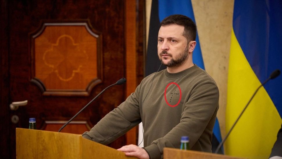 Ce reprezintă coordonatele misterioase de pe pulovărul purtat de Zelenski în timpul vizitei în Estonia/ Profimedia