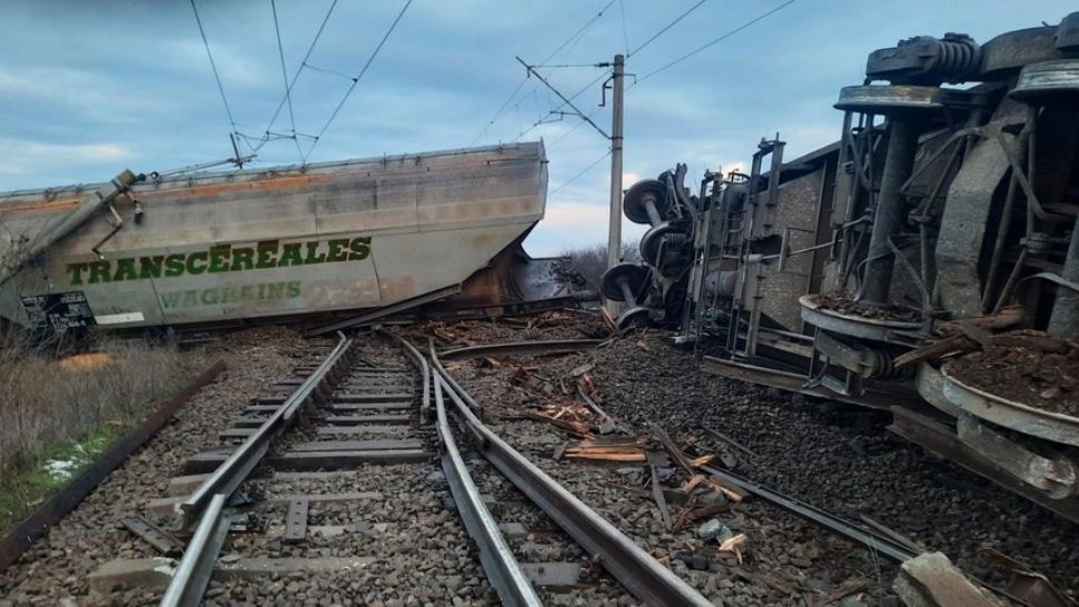 Tren deraiat