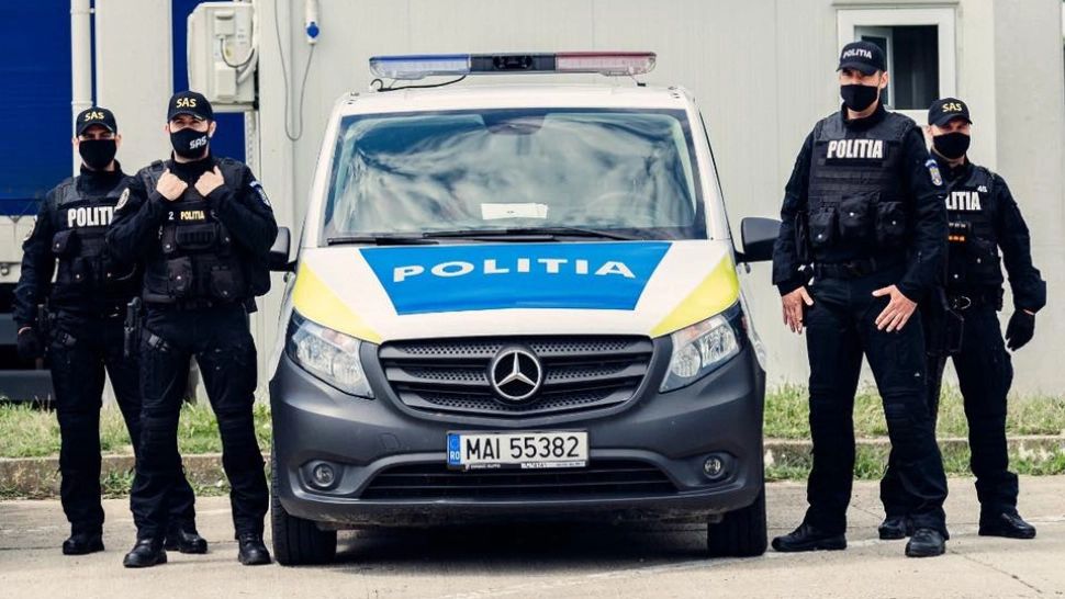 Intervenție a luptătorilor SAS pentru salvarea unui bărbat de 75 de ani/ Facebook: Poliția Română