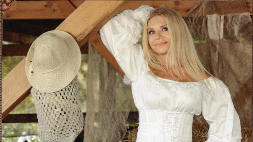 Cum arată "Tanti Ludmila", mama lui Dan Bălan. La 65 de ani, pare sora artistului - FOTO