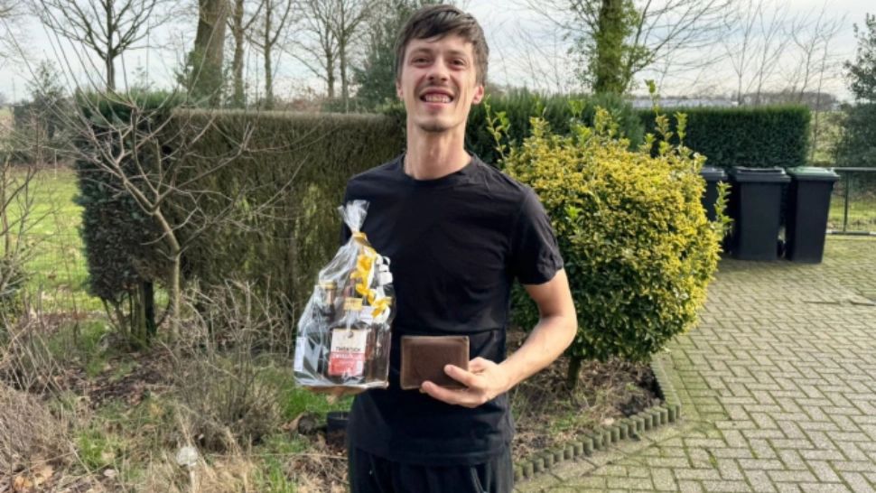 Un olandez e decis să dărâme stereotipurile, după ce un român i-a inapoiat portofelul pierdut. Foto: wegdamnieuws.nl