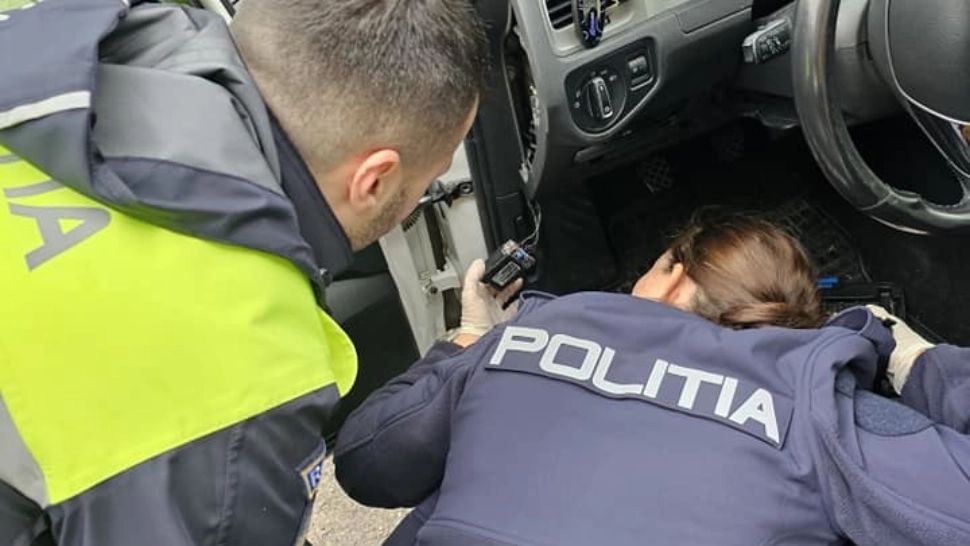 Dispozitiv GPS gasit de politisti