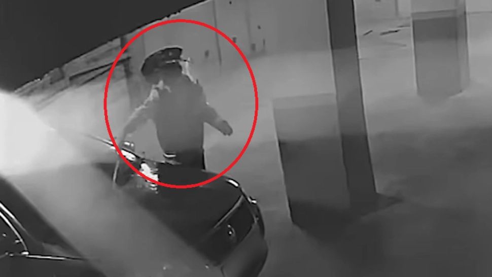 Mai multe mașini, vandalizate într-o parcare subterană din Ploiești. Autorii sunt 2 minori: momentul a fost filmat/ Captură video