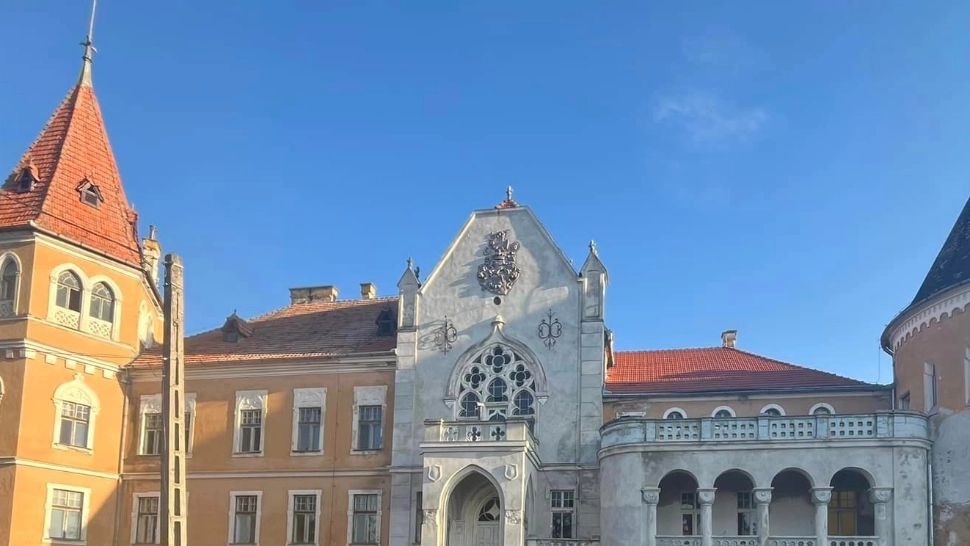 Castelul-Calendar, o minunăție mai puțin cunoscută a României. Are câte o fereastră pentru fiecare zi a anului