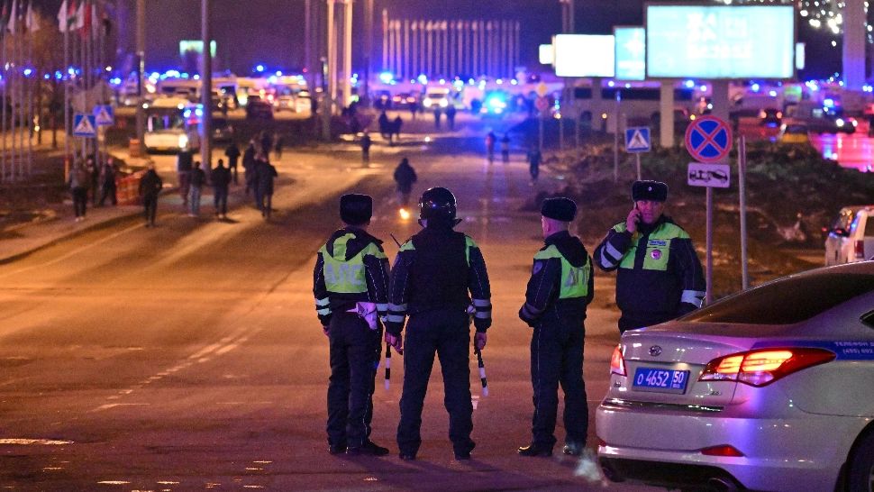 Bilanțul tragediei de la centrul Crocus se ridică la cel puțin 40 de morți și 100 de răniți. Foto/Profimedia