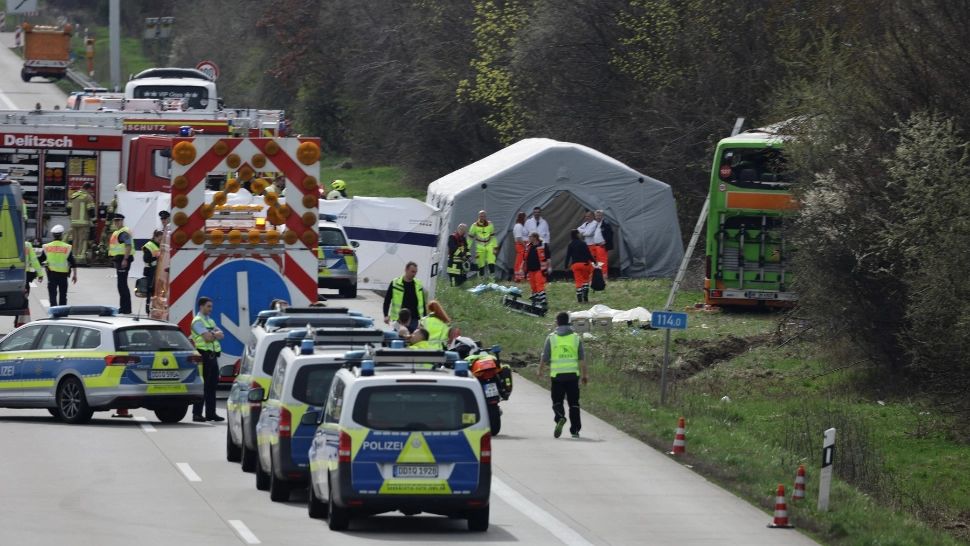 Bilanțul provizoriu al accidentului indică cel puțin 5 de morți. Foto/Profimedia