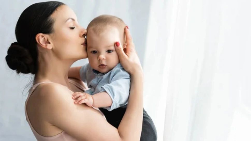 OCDE doreşte scurtarea concediului de creștere a copilului