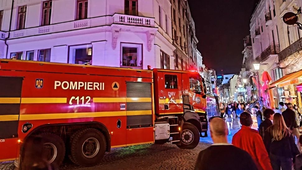 Masina de pompieri in Centrul Vechi