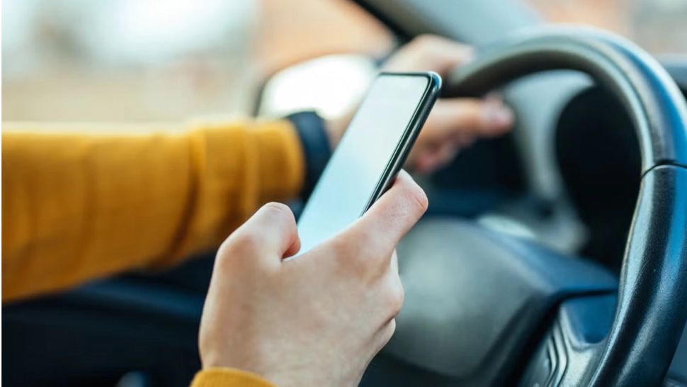 Vânzarea și înmatricularea mașinii se vor putea face de pe telefonul mobil