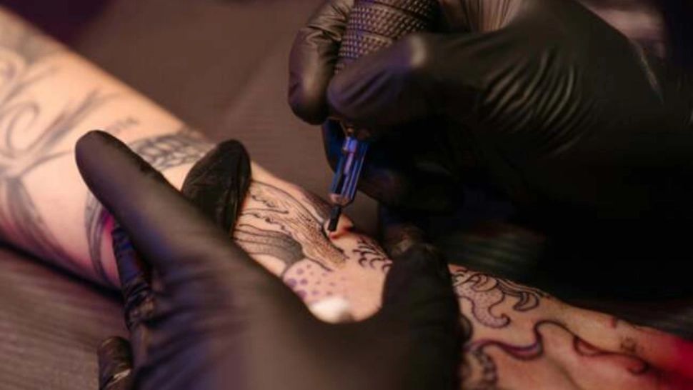 Un tânăr a MURIT la festivalul de tatuaje organizat în Timișoara. Anchetă uriașă