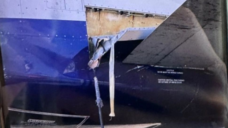 Un Boeing 767 îşi cu 167 de pasageri la bord s-a întors pe aeroport imediat după decolare!