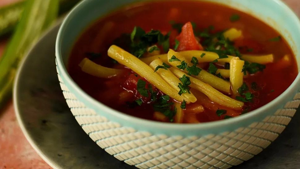 Ciorbă de fasole verde ardelenească. Ingredientul folosit de marii bucătari pentru un gust autentic