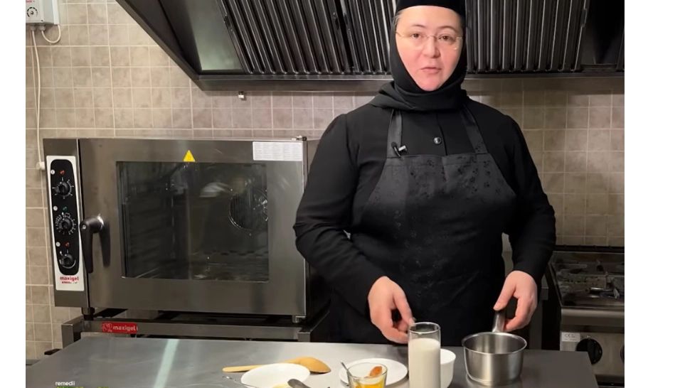 Rețetă de la mănăstire pentru laptele auriu. Foto: Captură YouTube