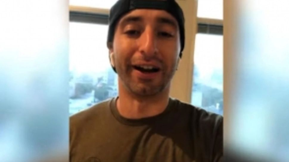 Un milionar a devenit om al străzii ca să demonstreze că poate ajunge bogat într-un an