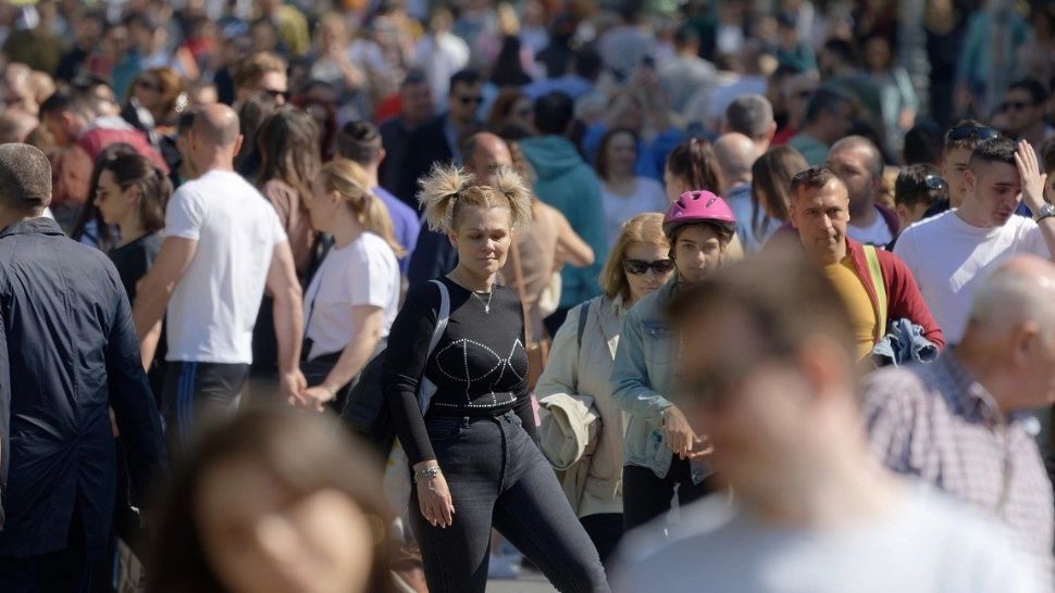 3.000 de oameni angajați la stat în aprilie. Foto/Profimedia