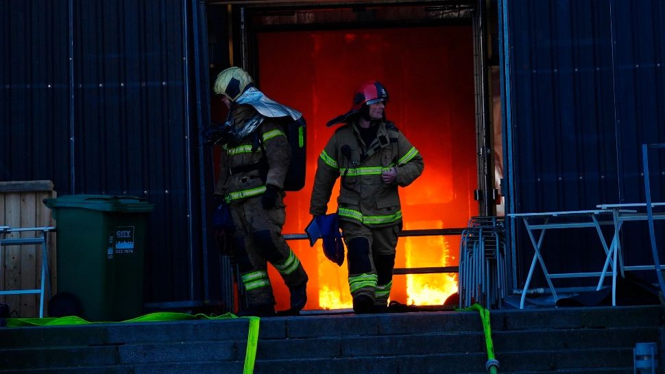 Incendiu violent la sediul Bursei din Copenhaga, unul dintre cele mai vechi edificii din oraş!/ Profimedia