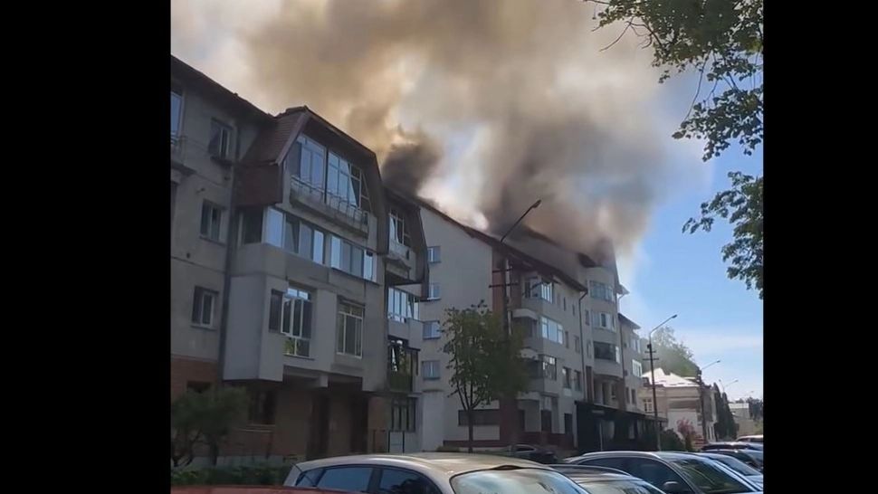 Pompierii intervin cu 5 mașini. Nu sunt anunțate victime. Foto/ISU