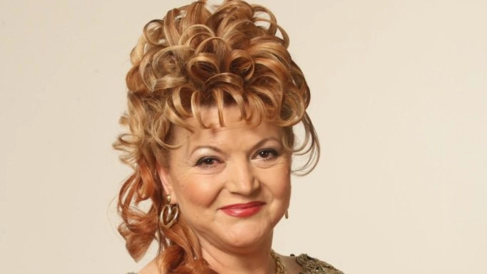 Viciul care nu îi dă pace Mariei Cârneci. Cântăreața a recunoscut: „Îți dai seama că e păcăleală, dar ne distrăm”