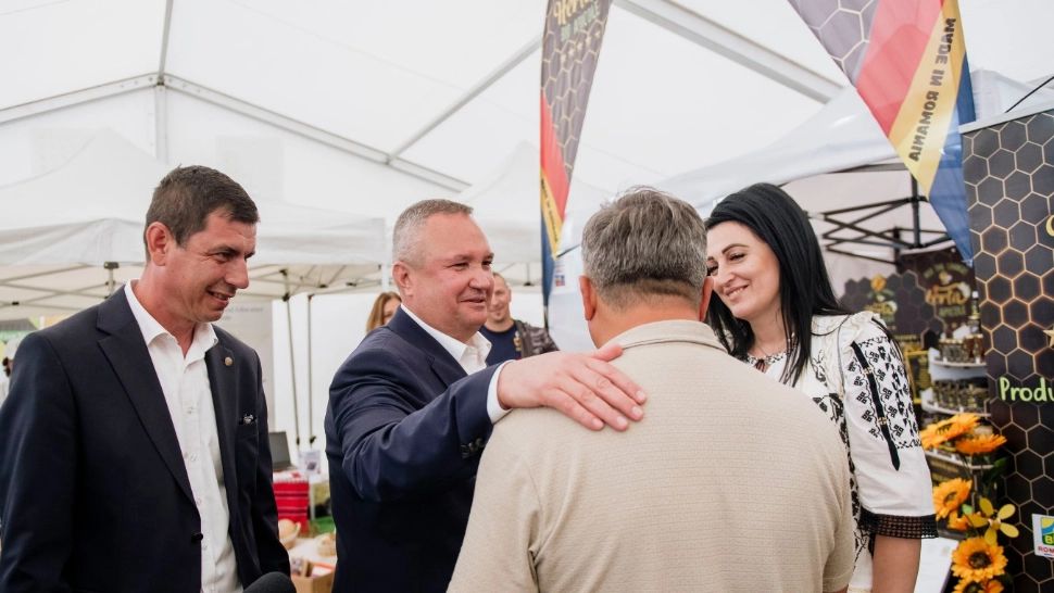 Nicolae Ciucă a vizitat expoziția Agriplanta-Romagrotec. Foto: Facebook