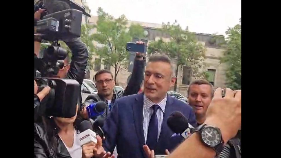 Florian Coldea, la intrarea in sediul DNA/ Captura video