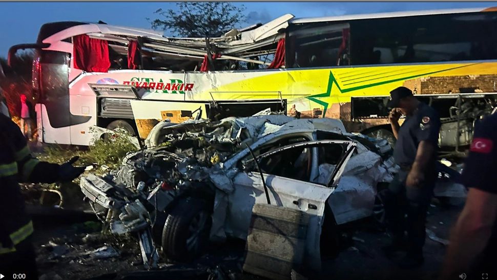 Tragedie rutieră în Turcia. Zece morți și zeci de răniți după un accident in lanț cu un AUTOBUZ - FOTO/VIDEO