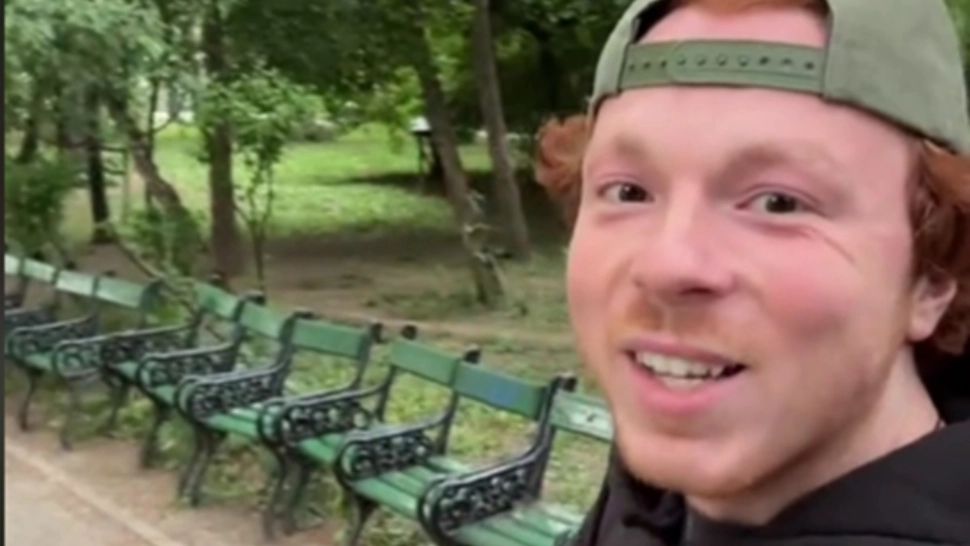 American uimit de băncile din Cișmigiu: „Cel mai ciudat lucru pe care l-am văzut în viața mea”. Ce reacții au avut românii 