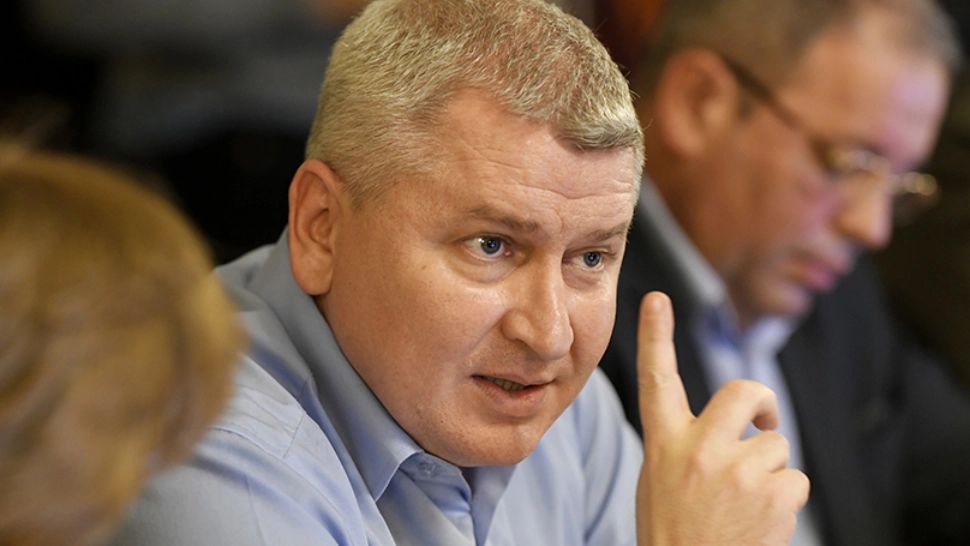 Bătaie în Parlament. Primele imagini cu deputatul lovit în nas! Mesajul transmis după incidentul șocant